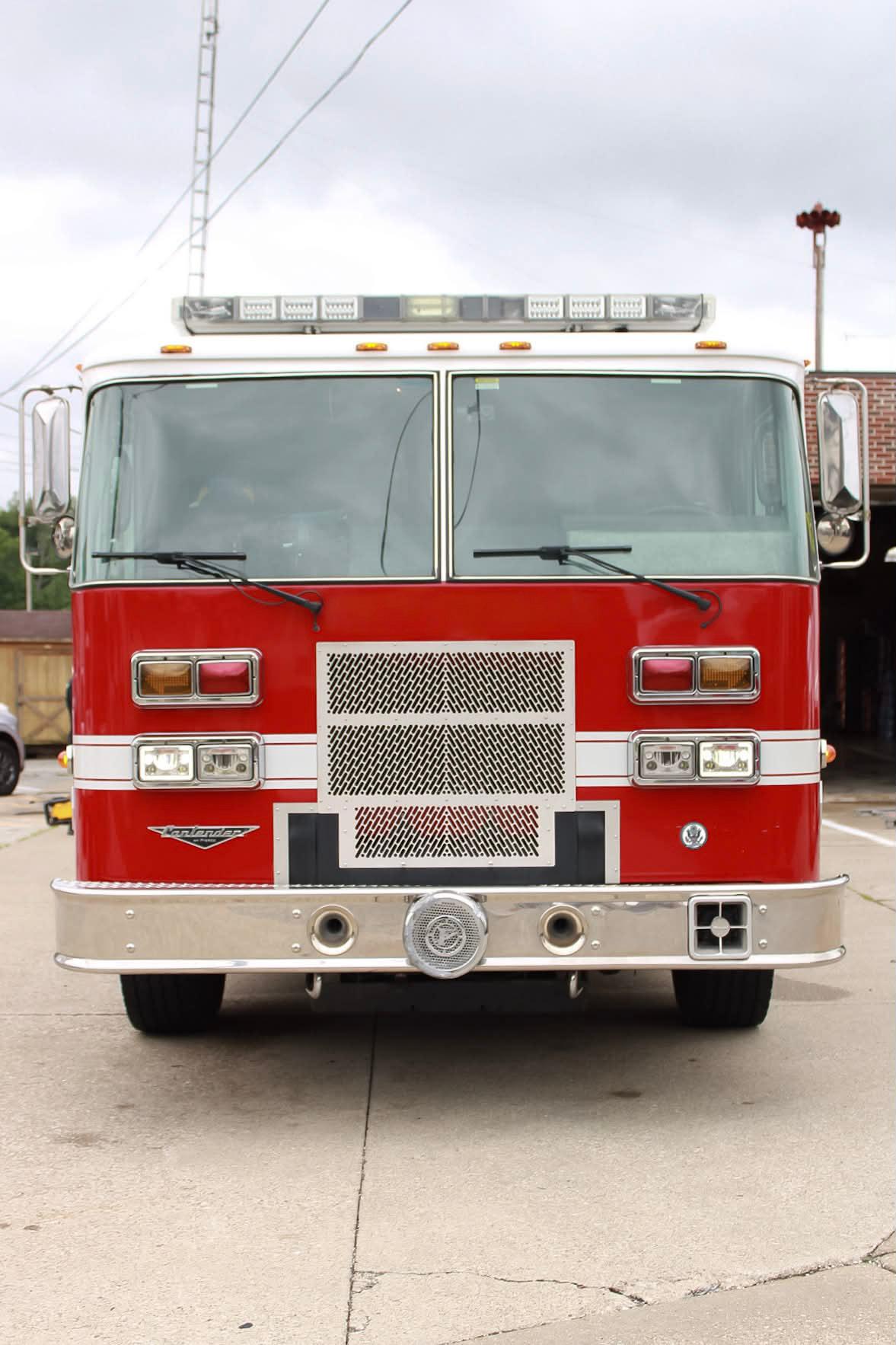 2006 Pierce Contender Pumper - image 2
