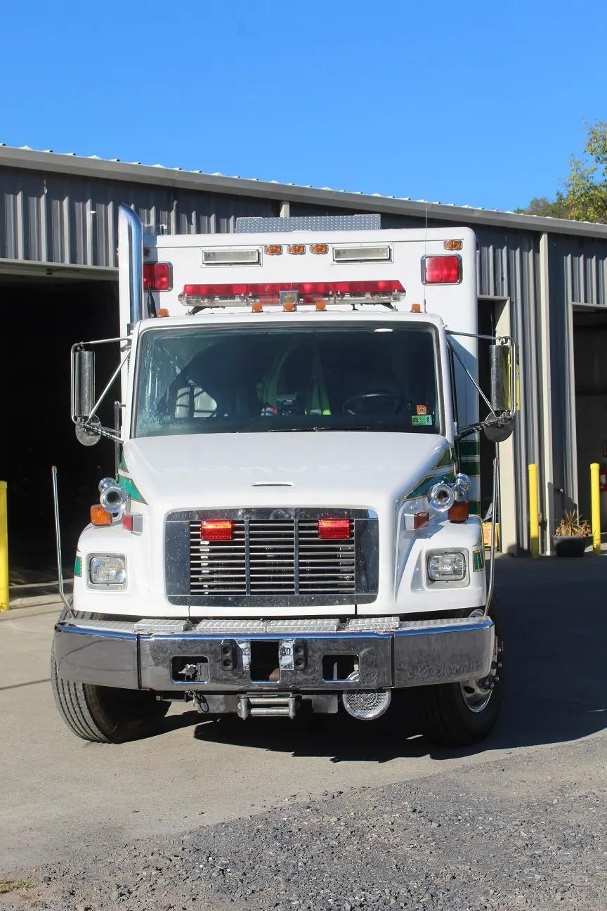 2000 Horton Freightliner Heavy Rescue - image 2