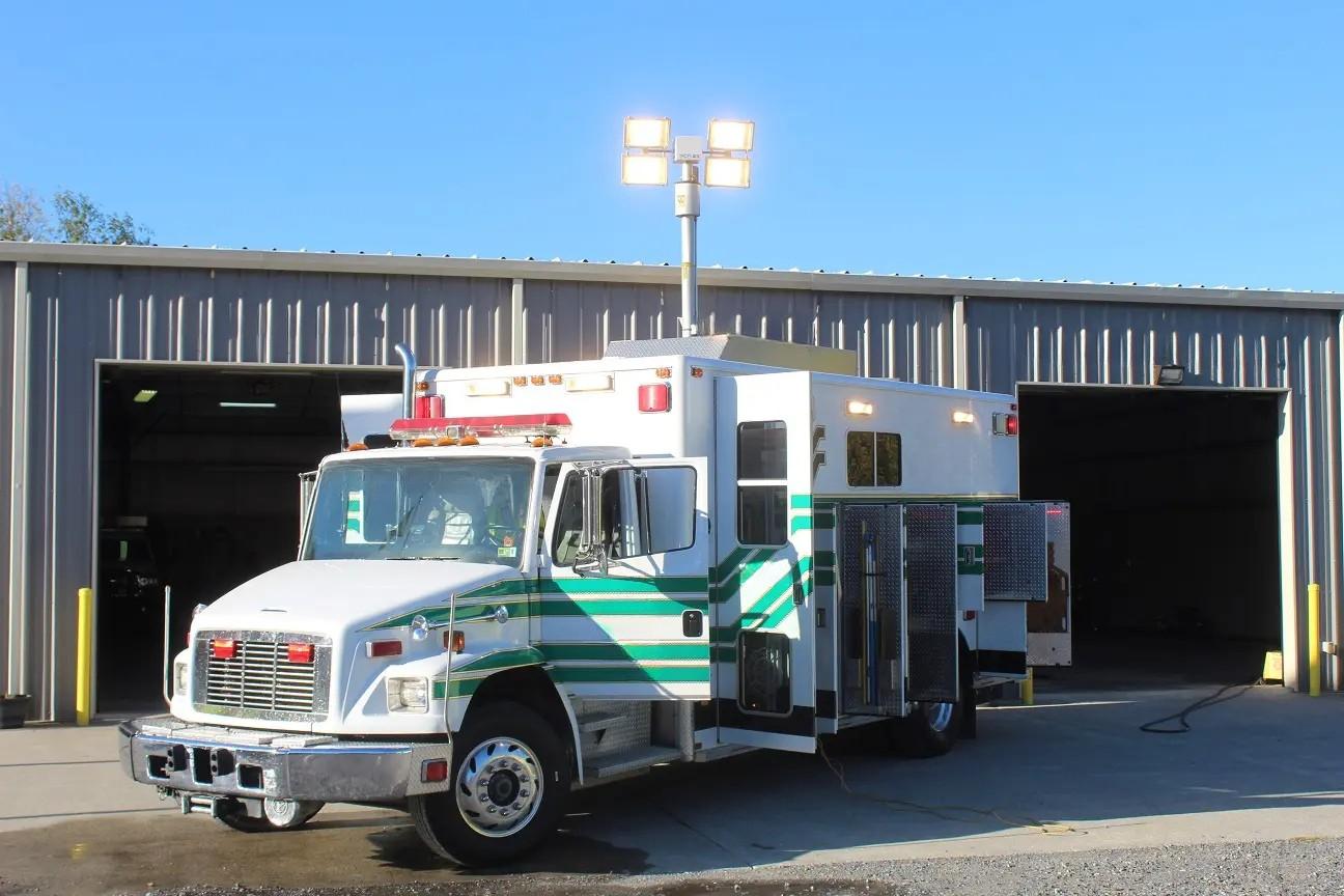 2000 Horton Freightliner Heavy Rescue - image 4