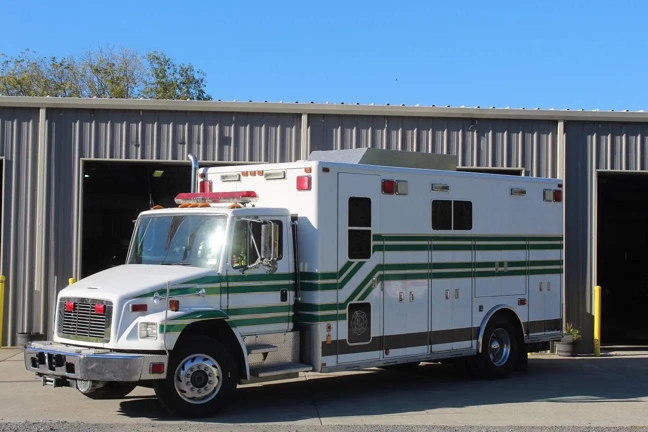 2000 Horton Freightliner Heavy Rescue - image 1