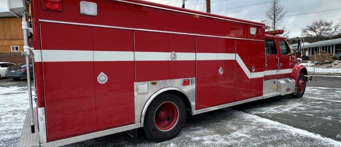 1999 International 4400 Heavy Rescue - image 13
