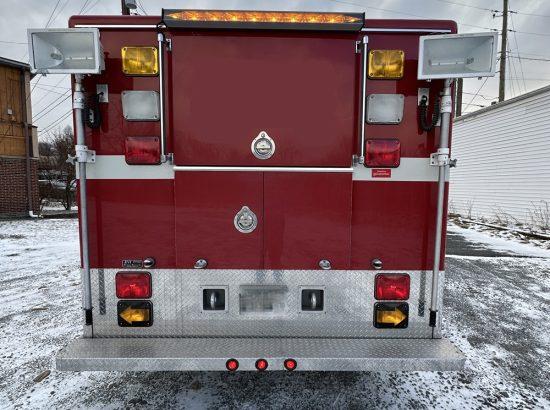 1999 International 4400 Heavy Rescue - image 18