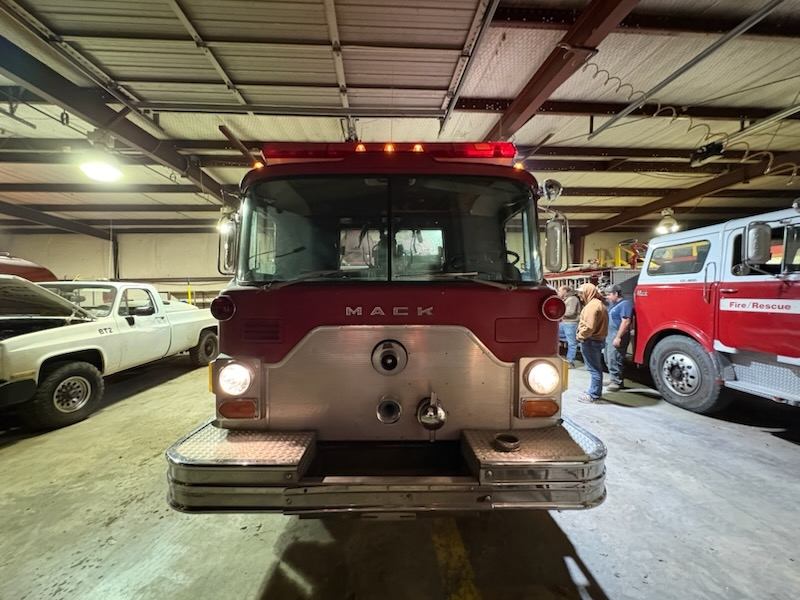 1979 Mack Pumper - image 2