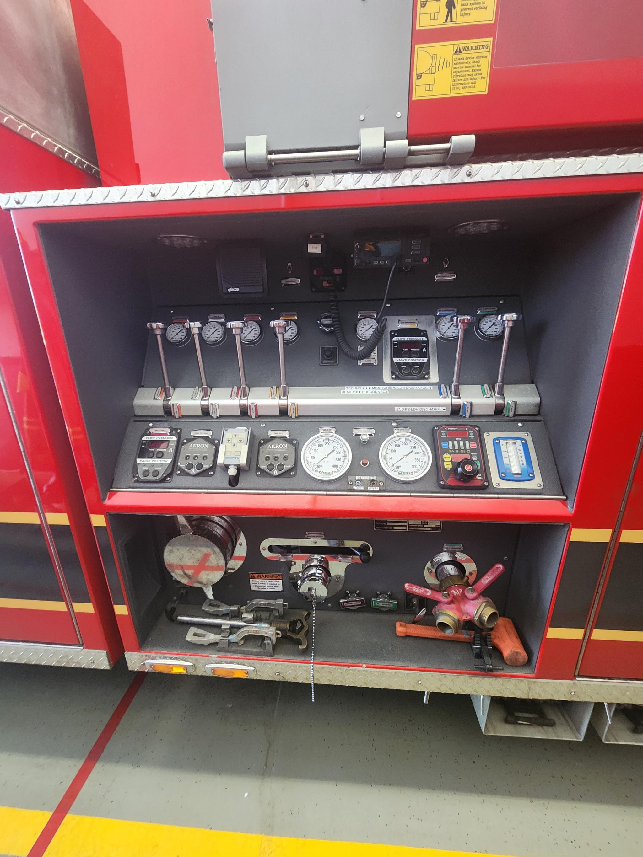 2004 / 2021 E-One Tender Pumper - image 5