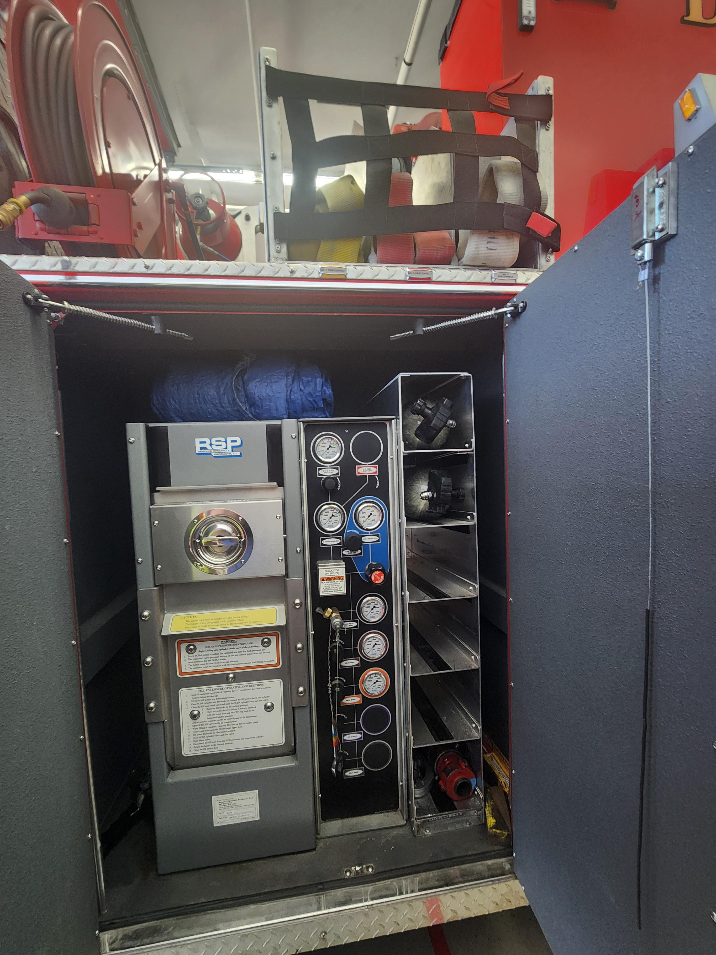2004 / 2021 E-One Tender Pumper - image 7
