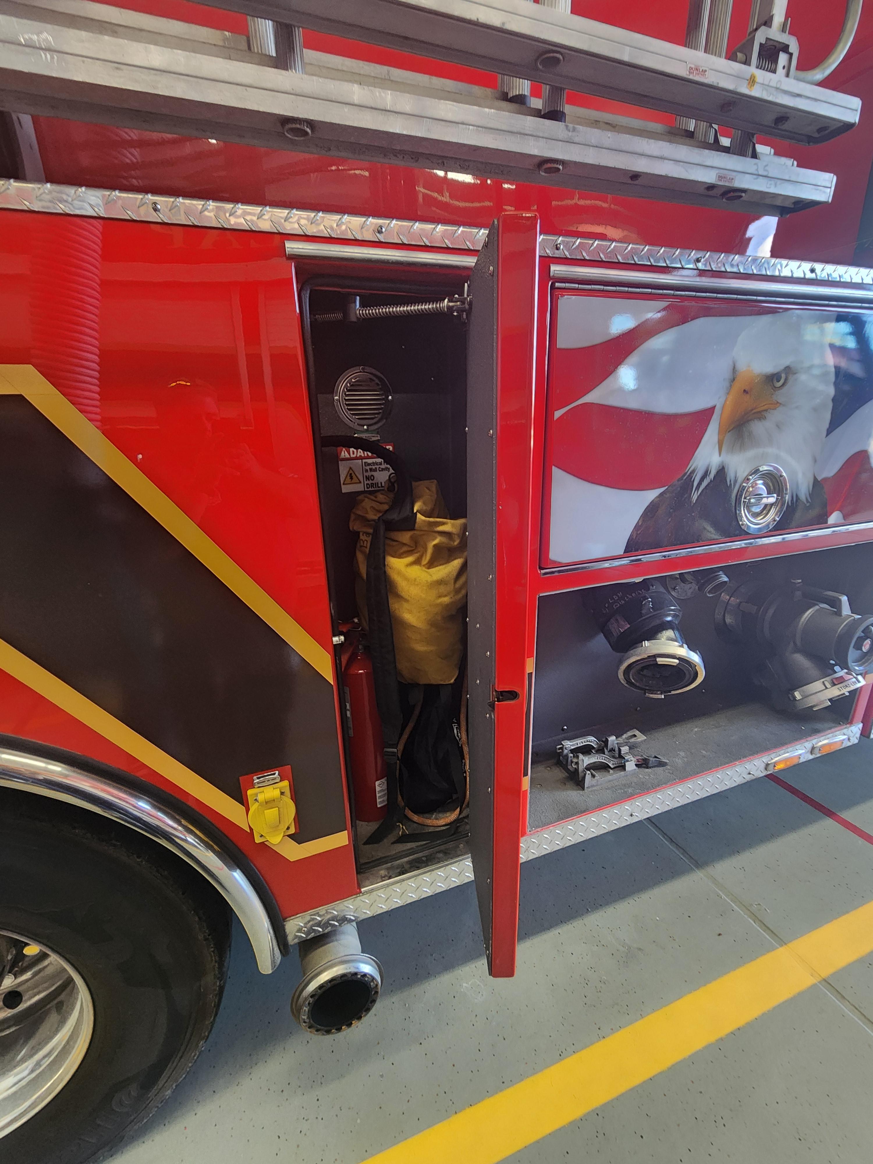 2004 / 2021 E-One Tender Pumper - image 11