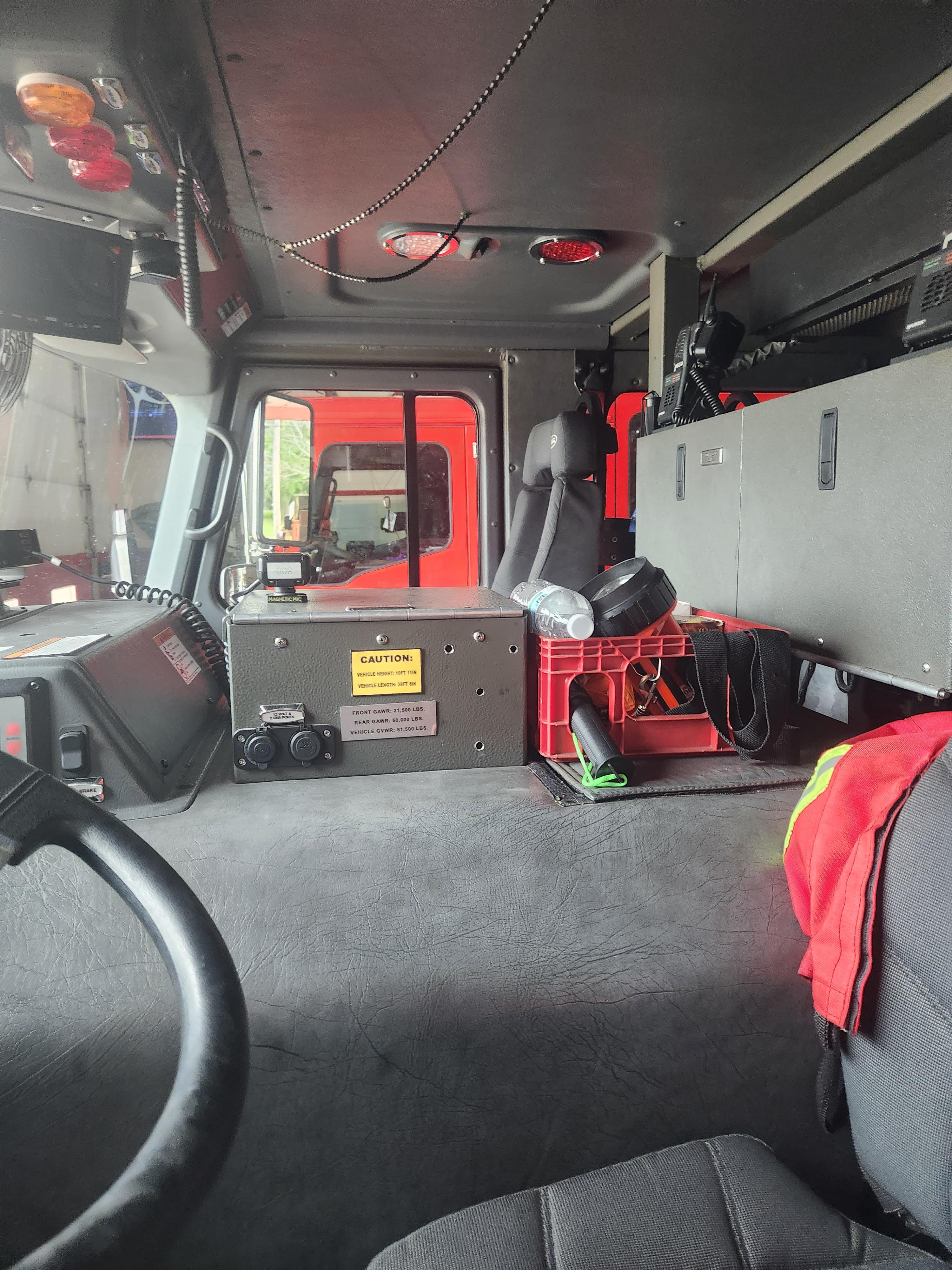 2004 / 2021 E-One Tender Pumper - image 18