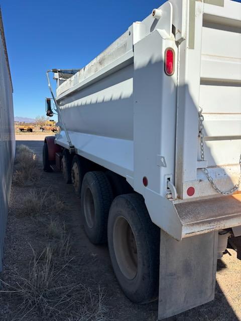 1989 Peterbilt 357 Dump Truck - image 3