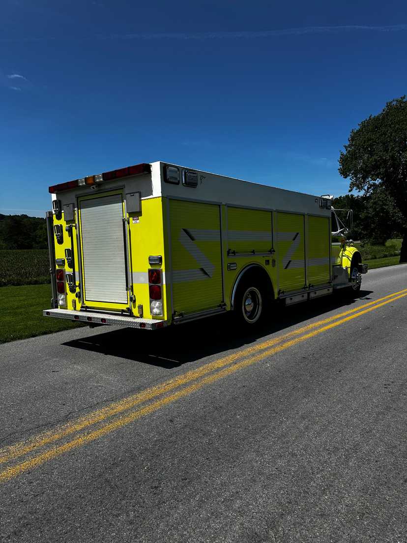 2000 4 Guys International Medium Rescue — photo 4
