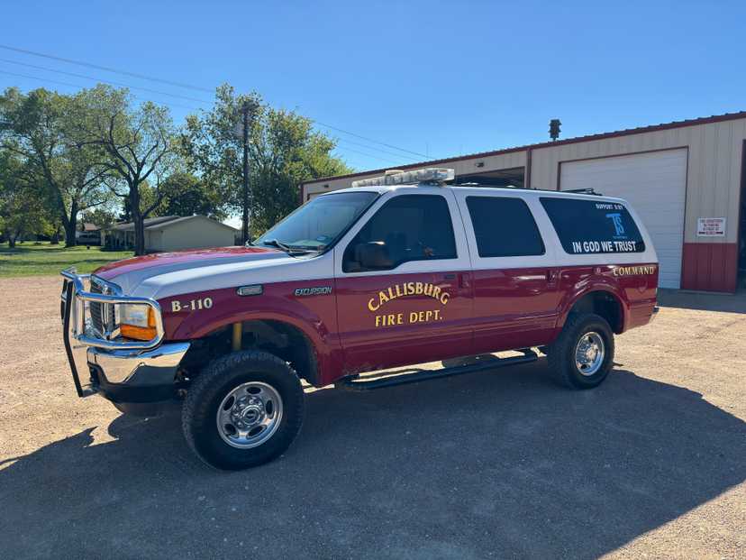 2001 Ford Excursion 4x4 Command Truck