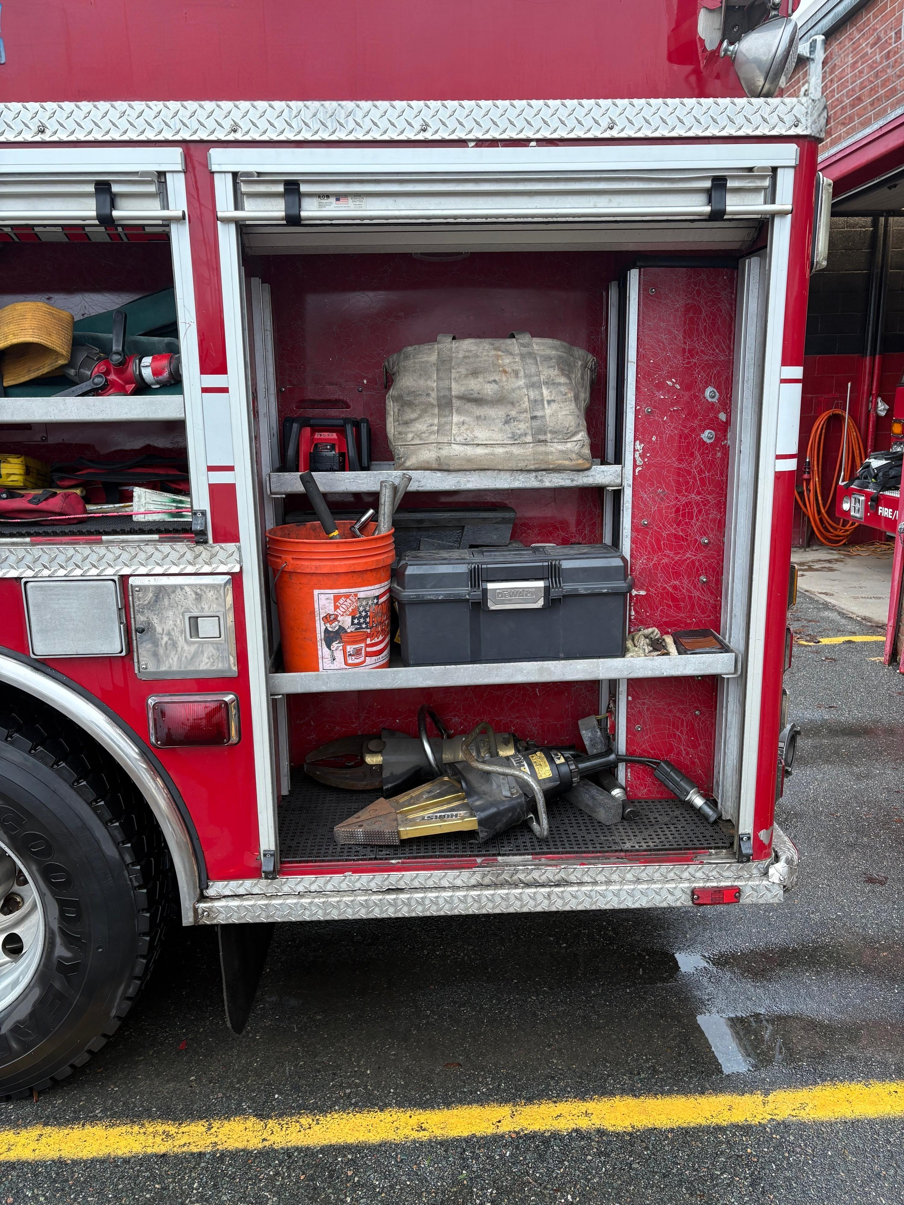2005 KME Pumper - image 10