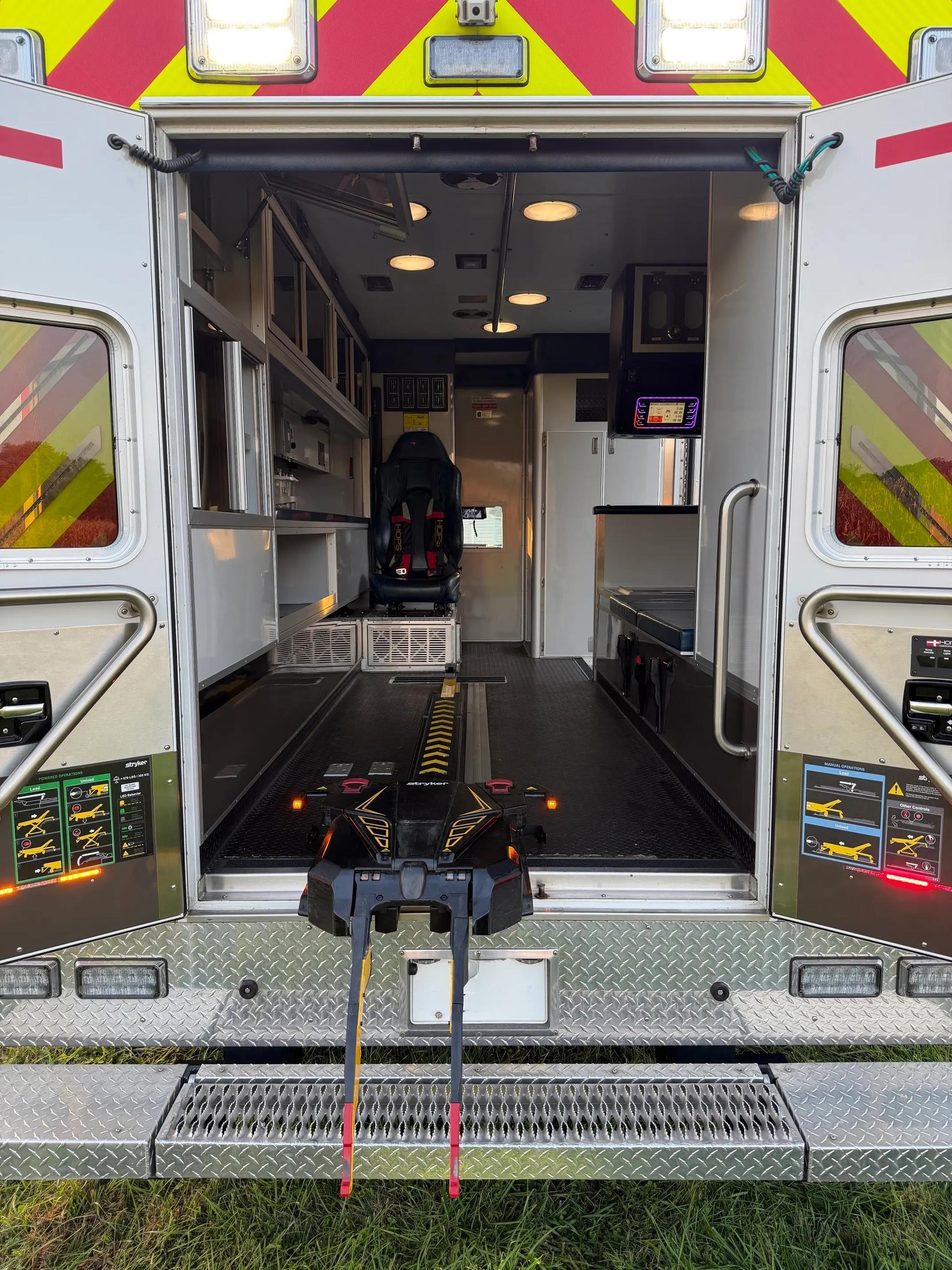 2017 Horton Ford 4x4 Type I Ambulance - image 3