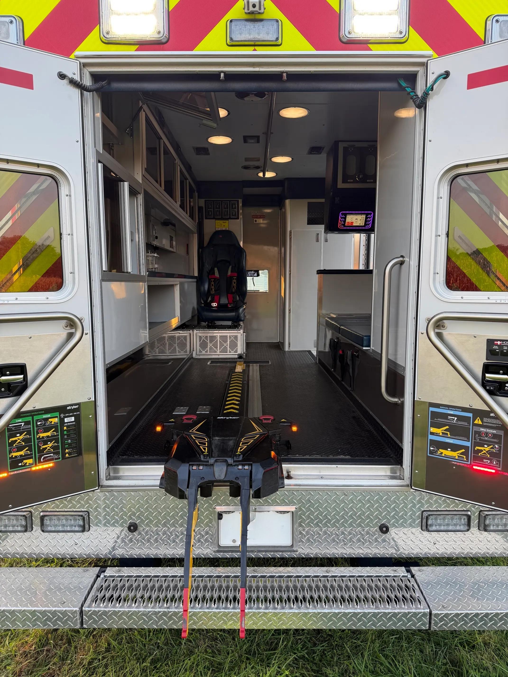 2017 Horton Ford 4x4 Type I Ambulance - image 3