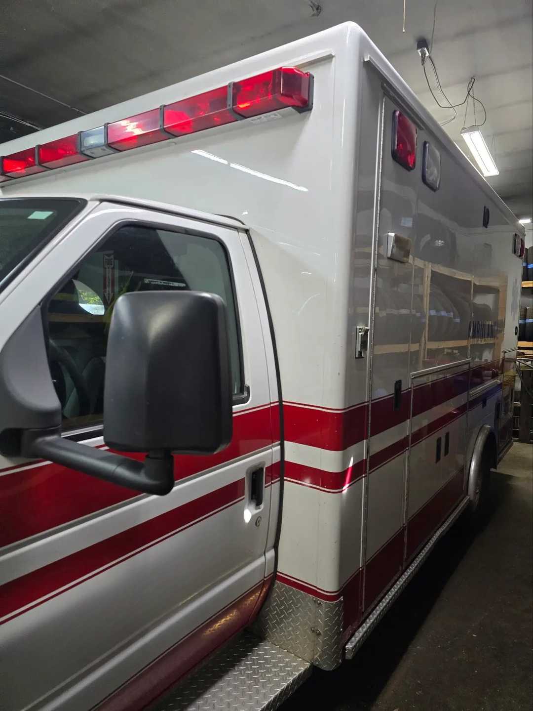 2004 Ford F450 Ambulance