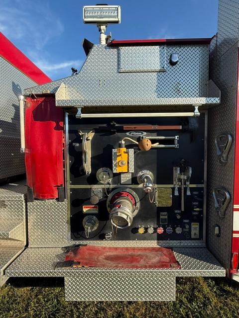 2001 Pierce Quantum Pumper - image 9