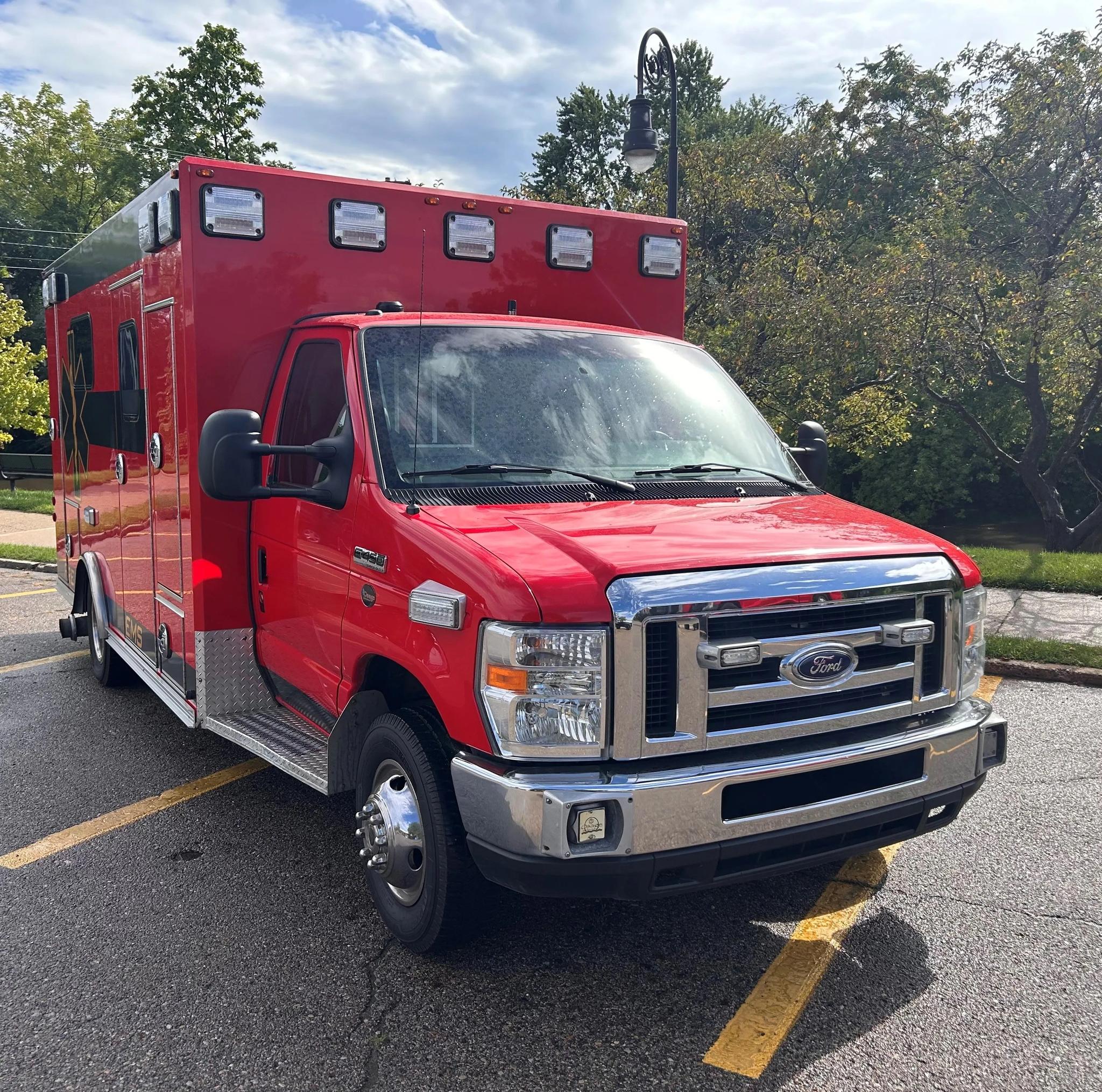 2016 Osage Ford Type III Ambulance - image 2