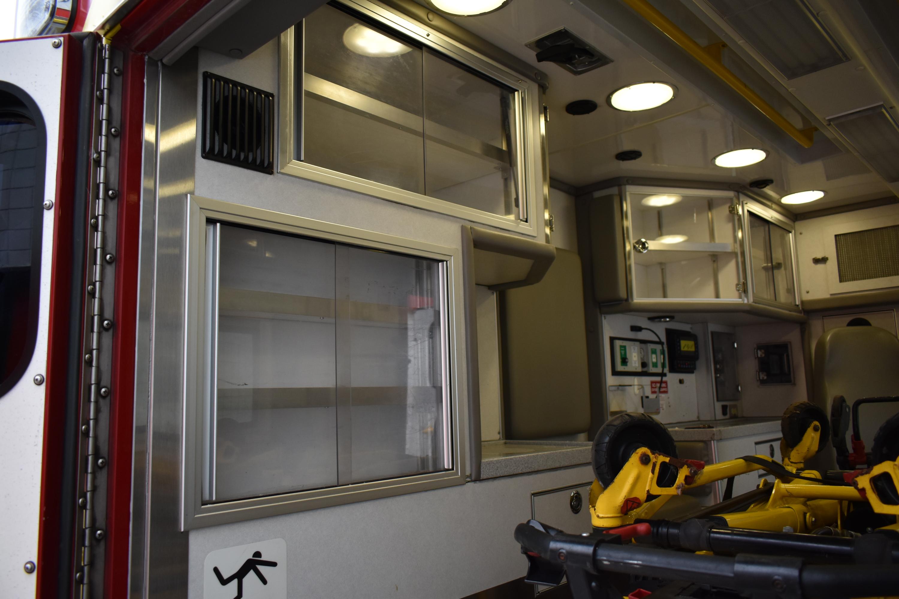 2012 Ford E450 Marque Type III - image 16