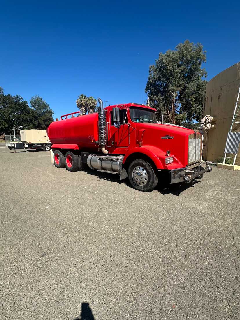 1996 Kenworth Tanker — photo 4