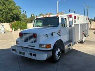 1999 International 4700 LP Heavy Rescue