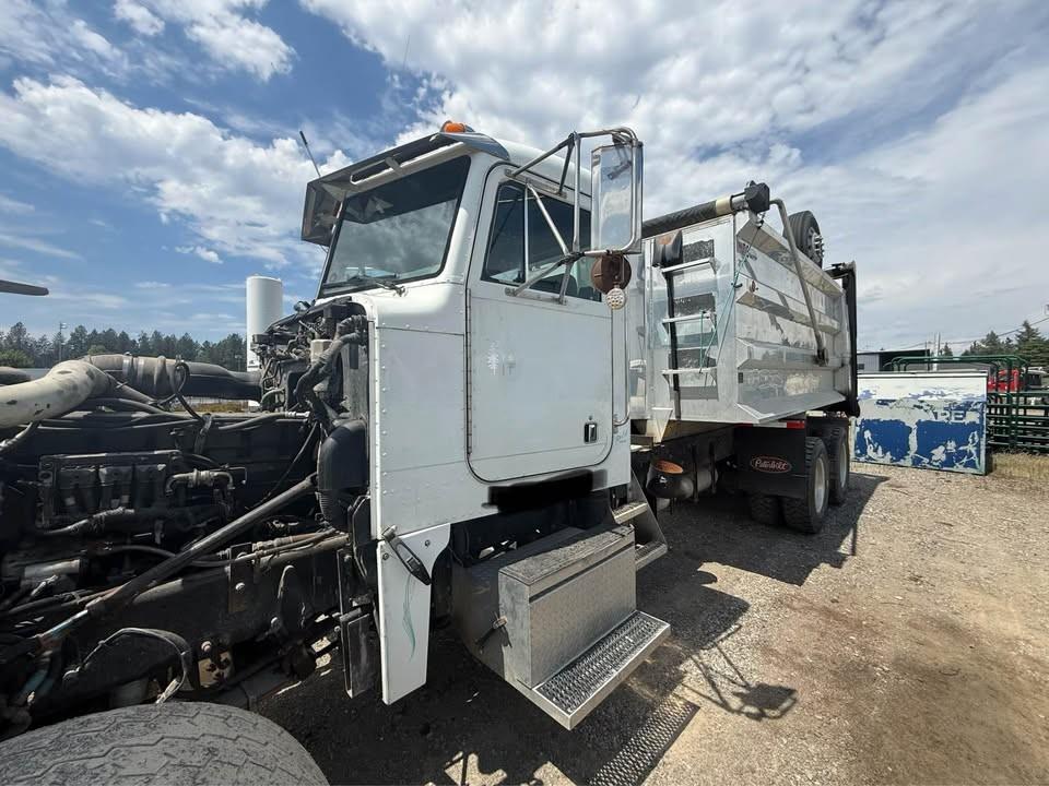 1999 Peterbilt 357 Dump Truck - image 10