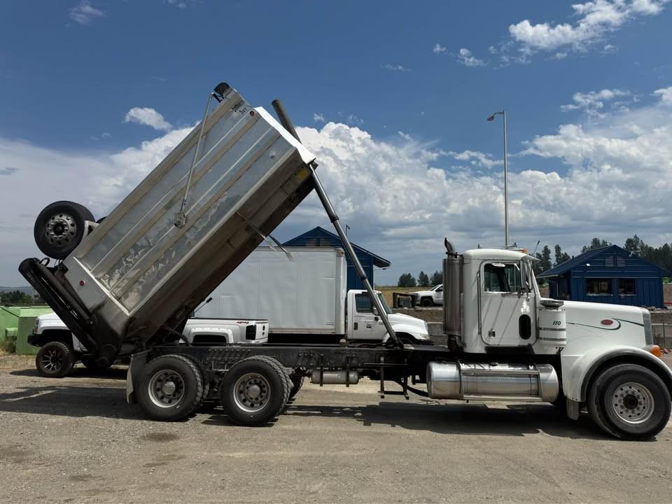 1999 Peterbilt 357 Dump Truck - image 7