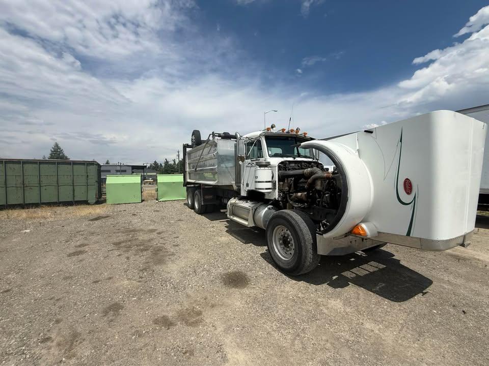 1999 Peterbilt 357 Dump Truck - image 9