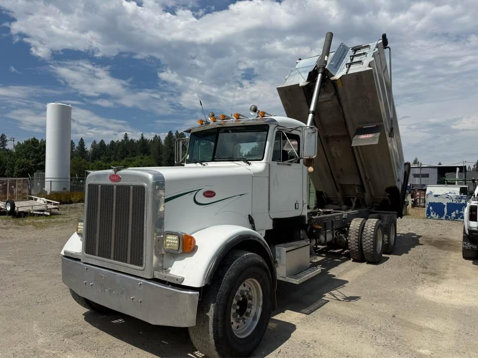 1999 Peterbilt 357 Dump Truck - image 1