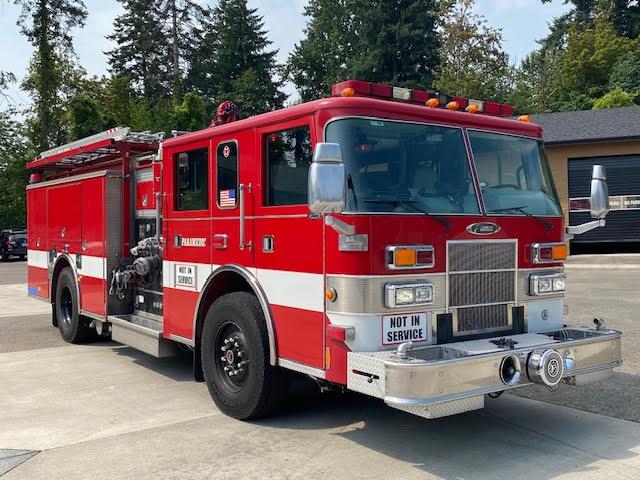 2001 Pierce Saber Pumper - image 1