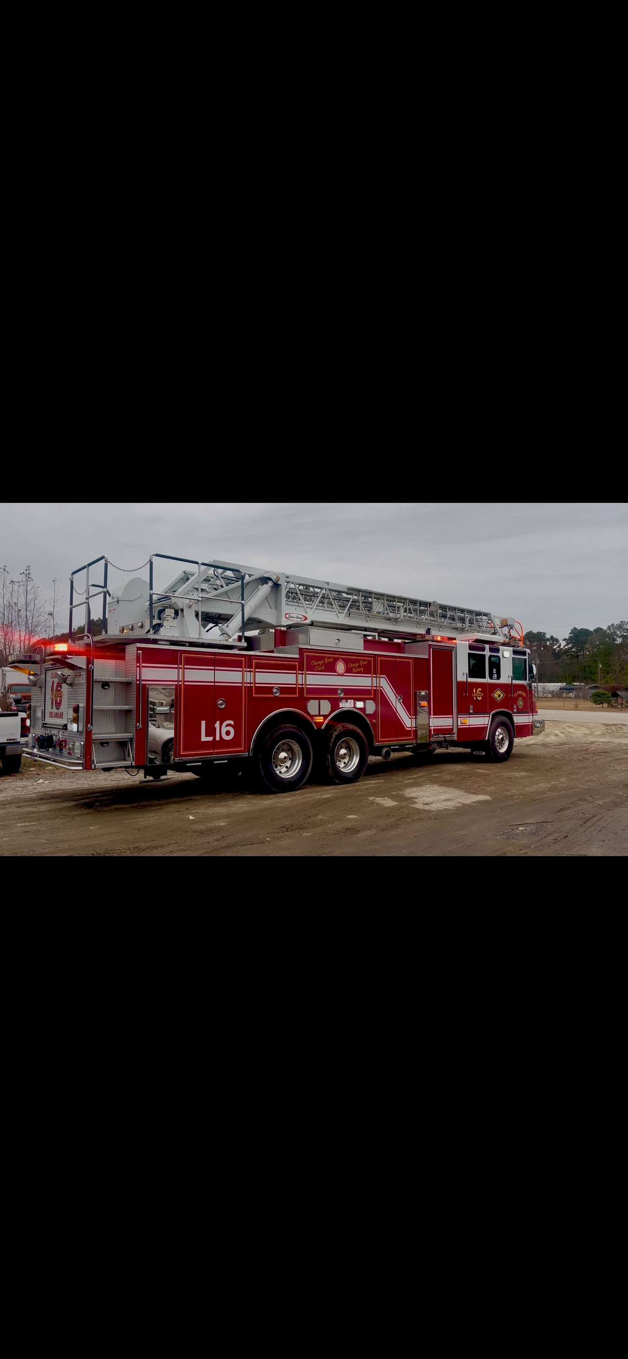1998 Pierce undefined 105' Aerial - image 5