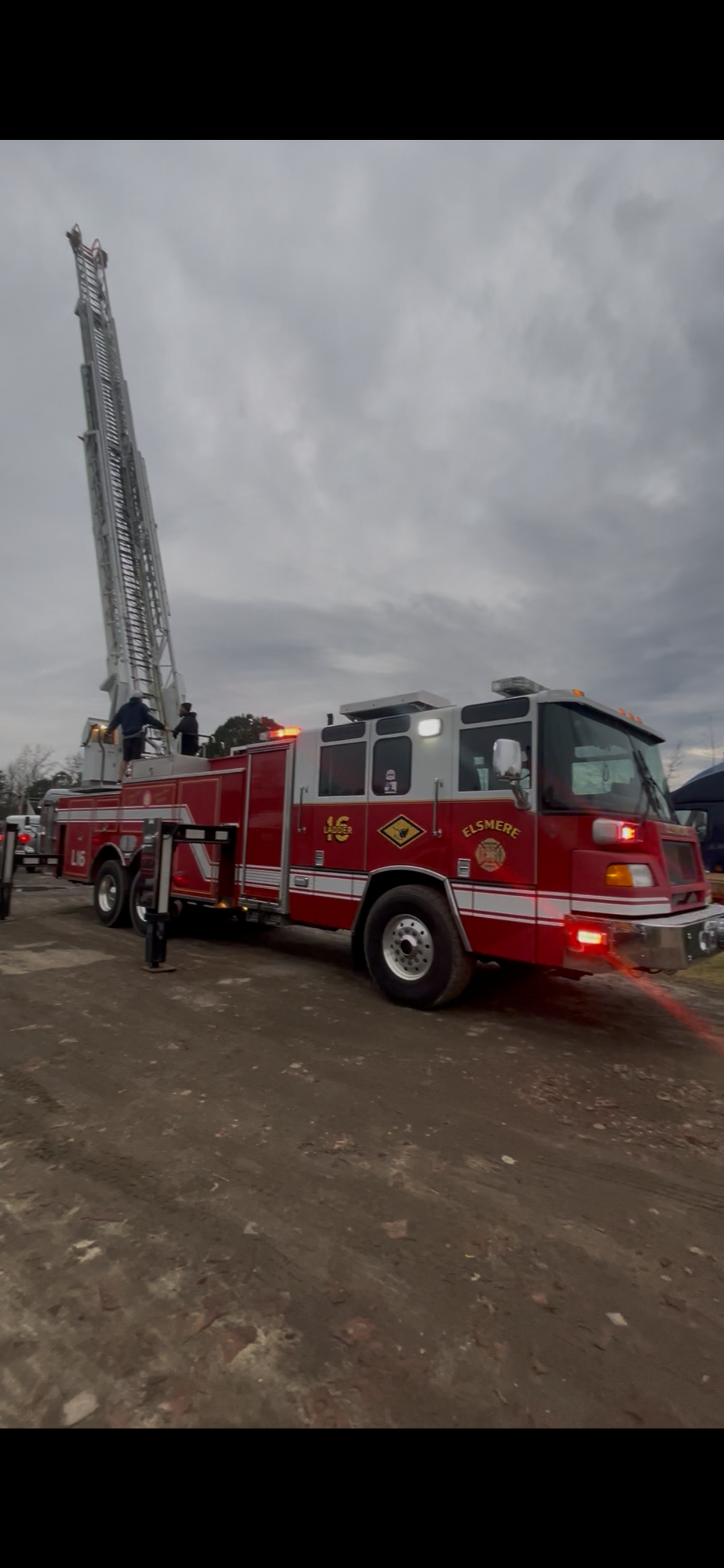1998 Pierce undefined 105' Aerial