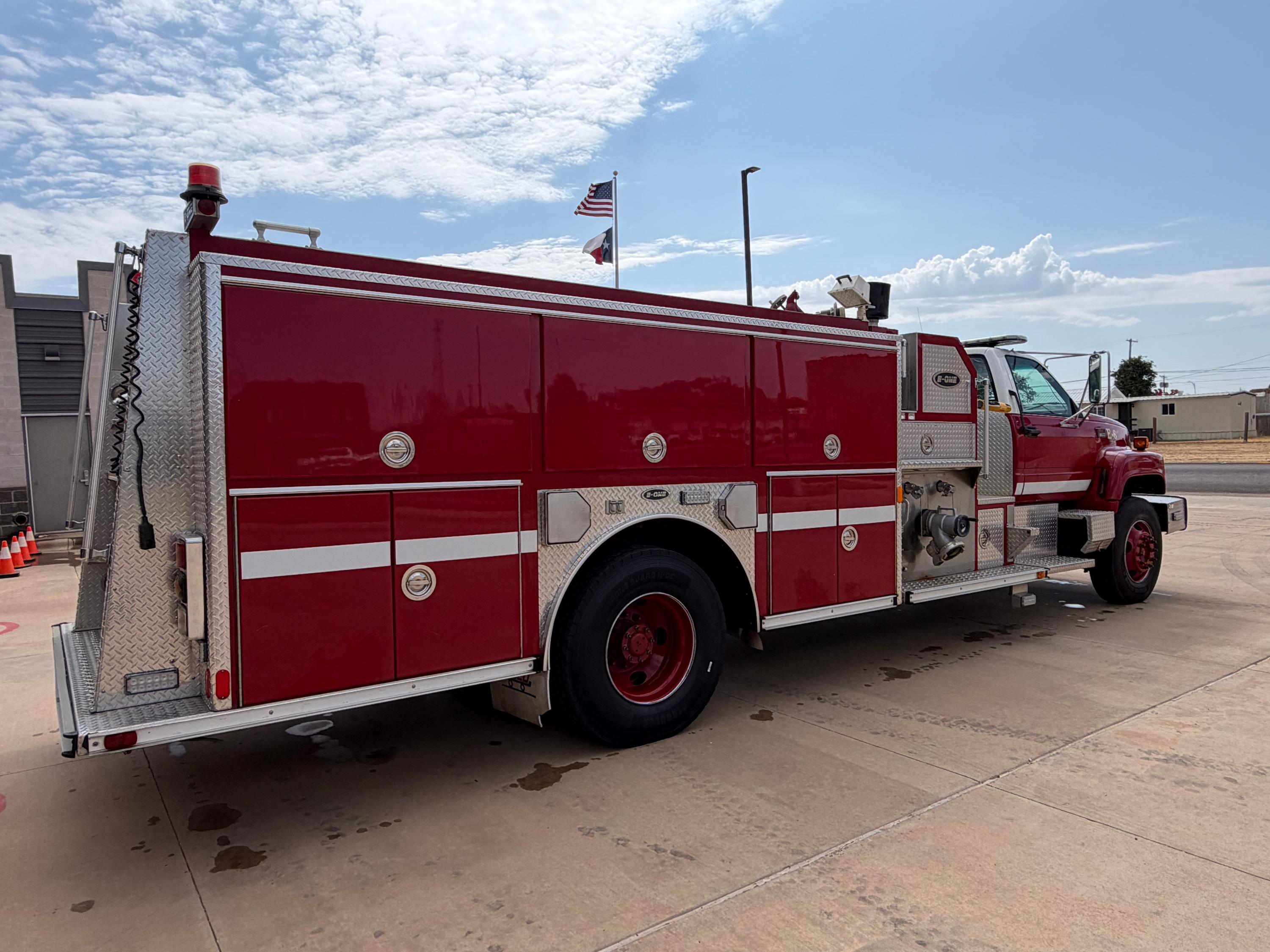 2000 GMC E-One Pumper - image 4