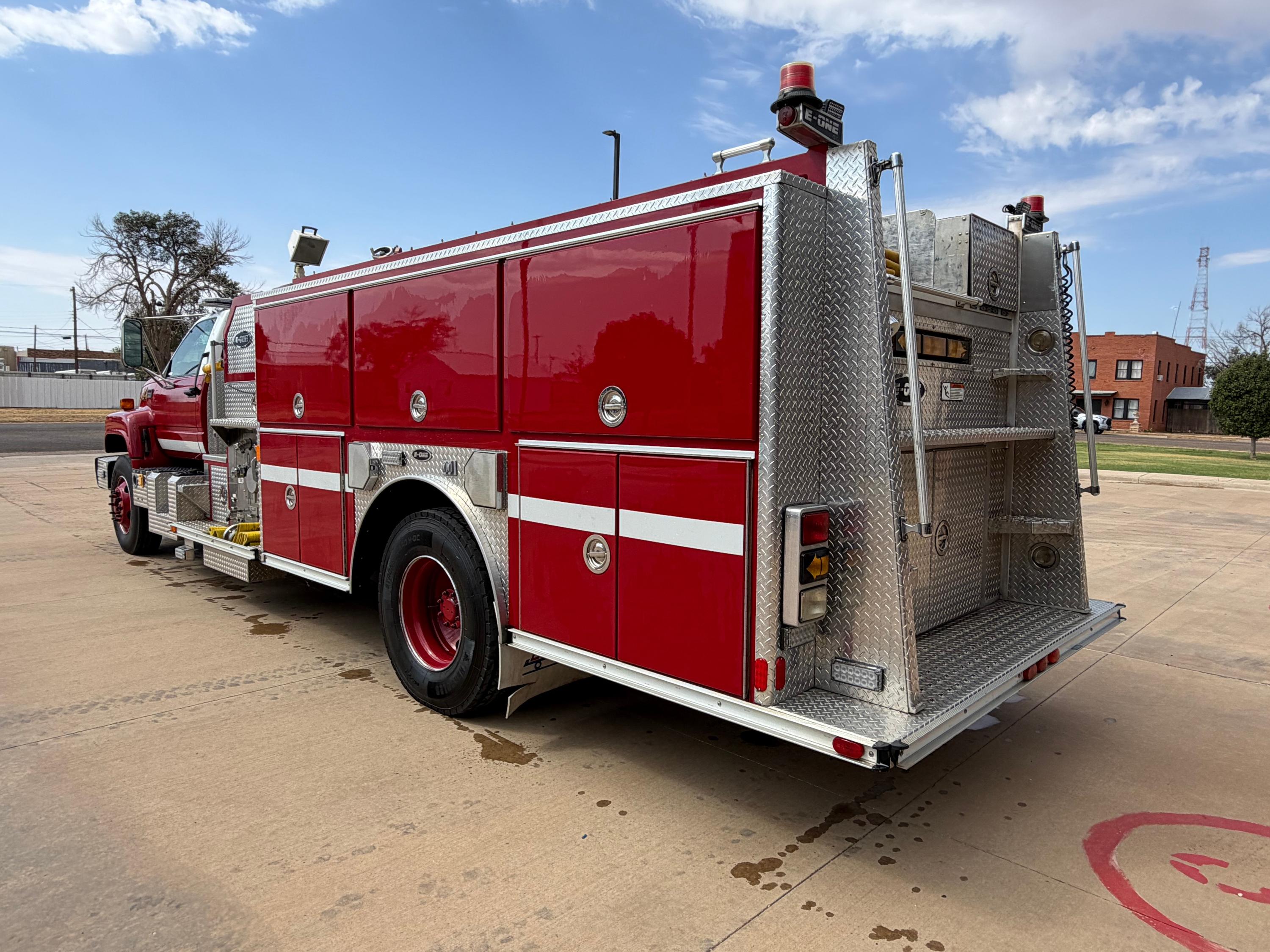 2000 GMC E-One Pumper - image 3