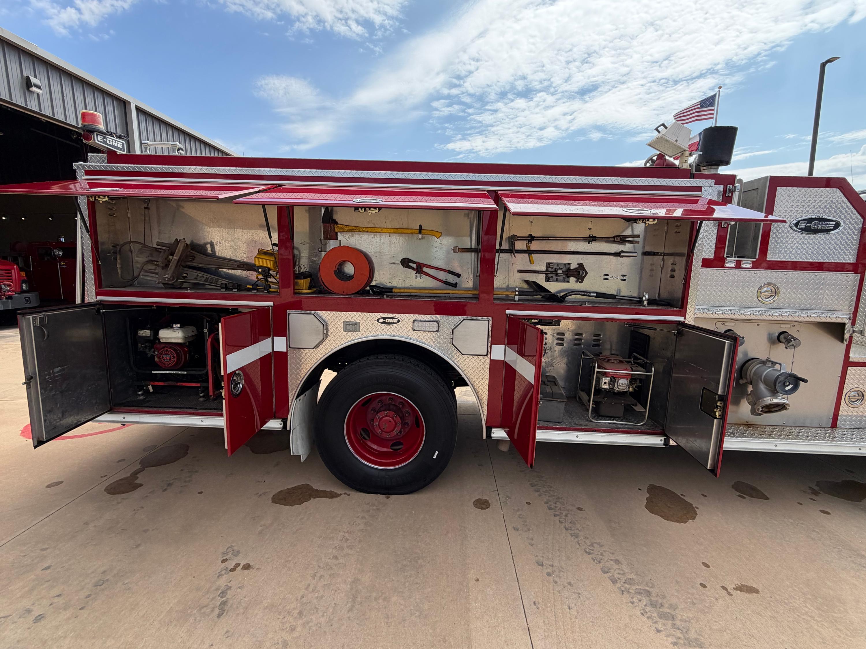 2000 GMC E-One Pumper - image 11