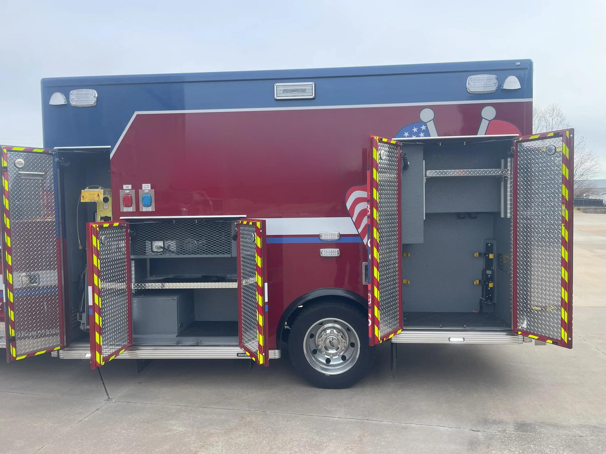 2019 Life Line Ambulance (includes Stryker Powerload) Type I - image 2