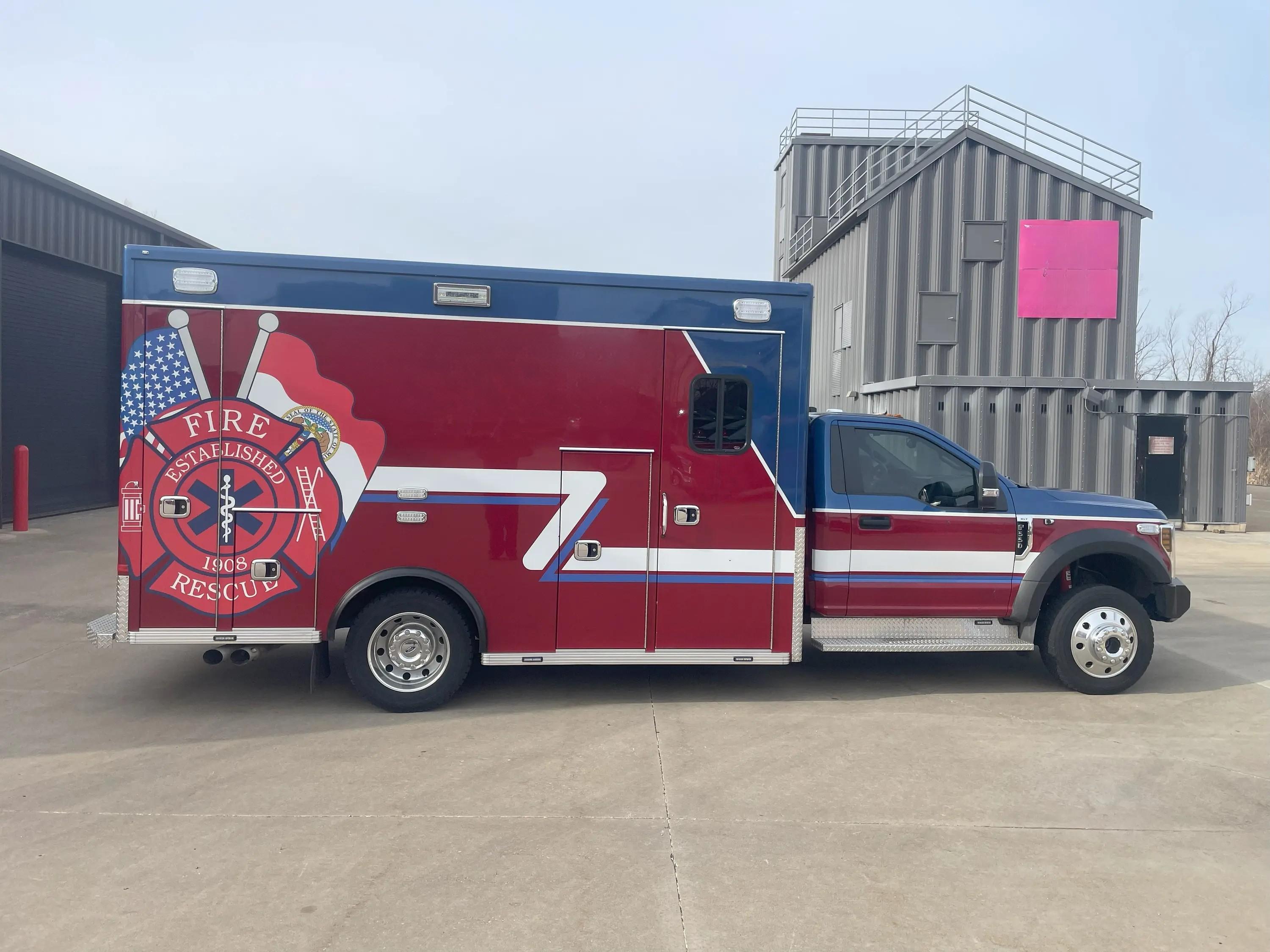 2019 Life Line Ambulance (includes Stryker Powerload) Type I - image 4