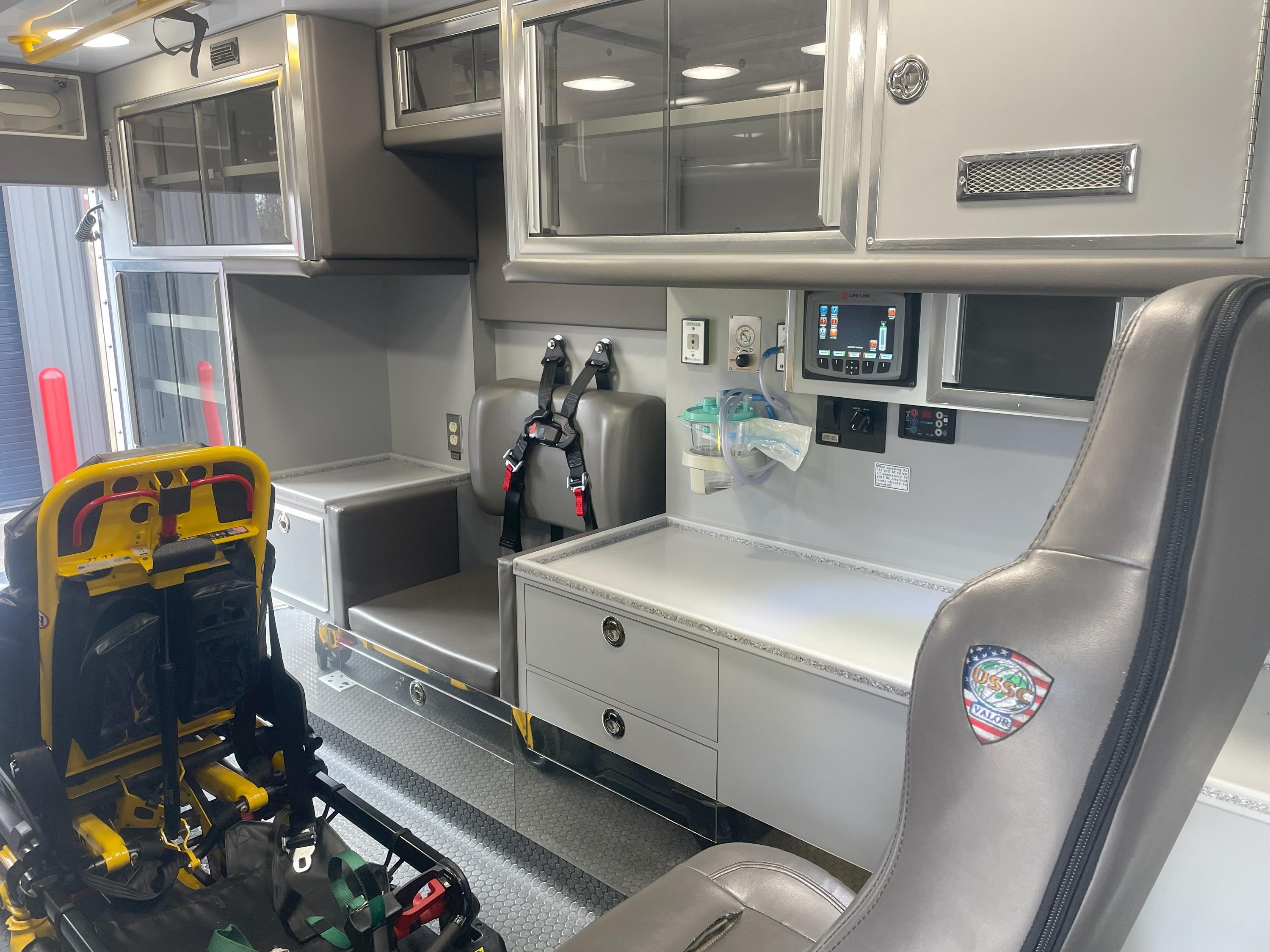 2019 Life Line Ambulance (includes Stryker Powerload) Type I - image 7