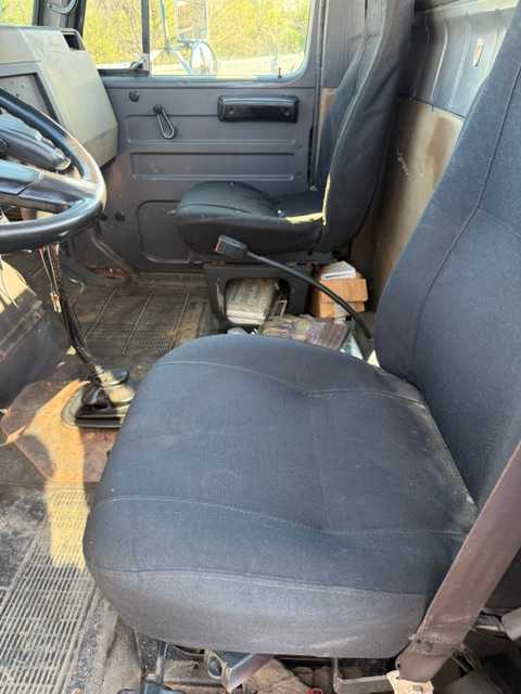 1995 International Hydrovac — photo 6