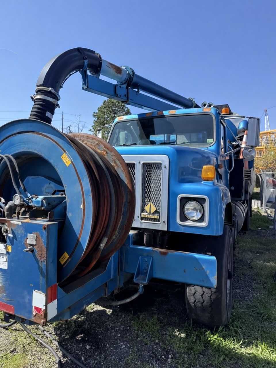 1995 International Hydrovac