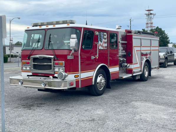 2011 E-One Typhoon Pumper - image 3