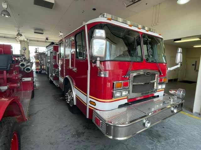 2011 E-One Typhoon Pumper - image 4