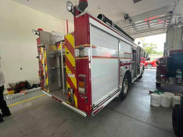 2011 E-One Typhoon Pumper - image 9