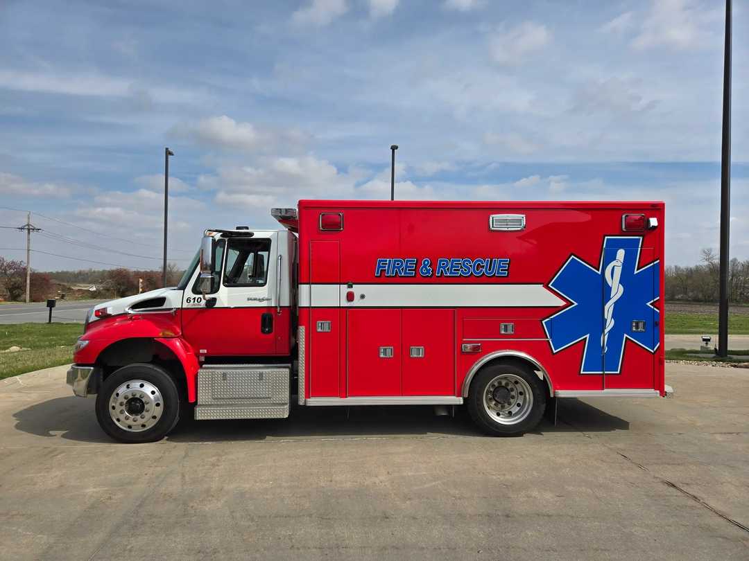 2013 LifeLine International Ambulance