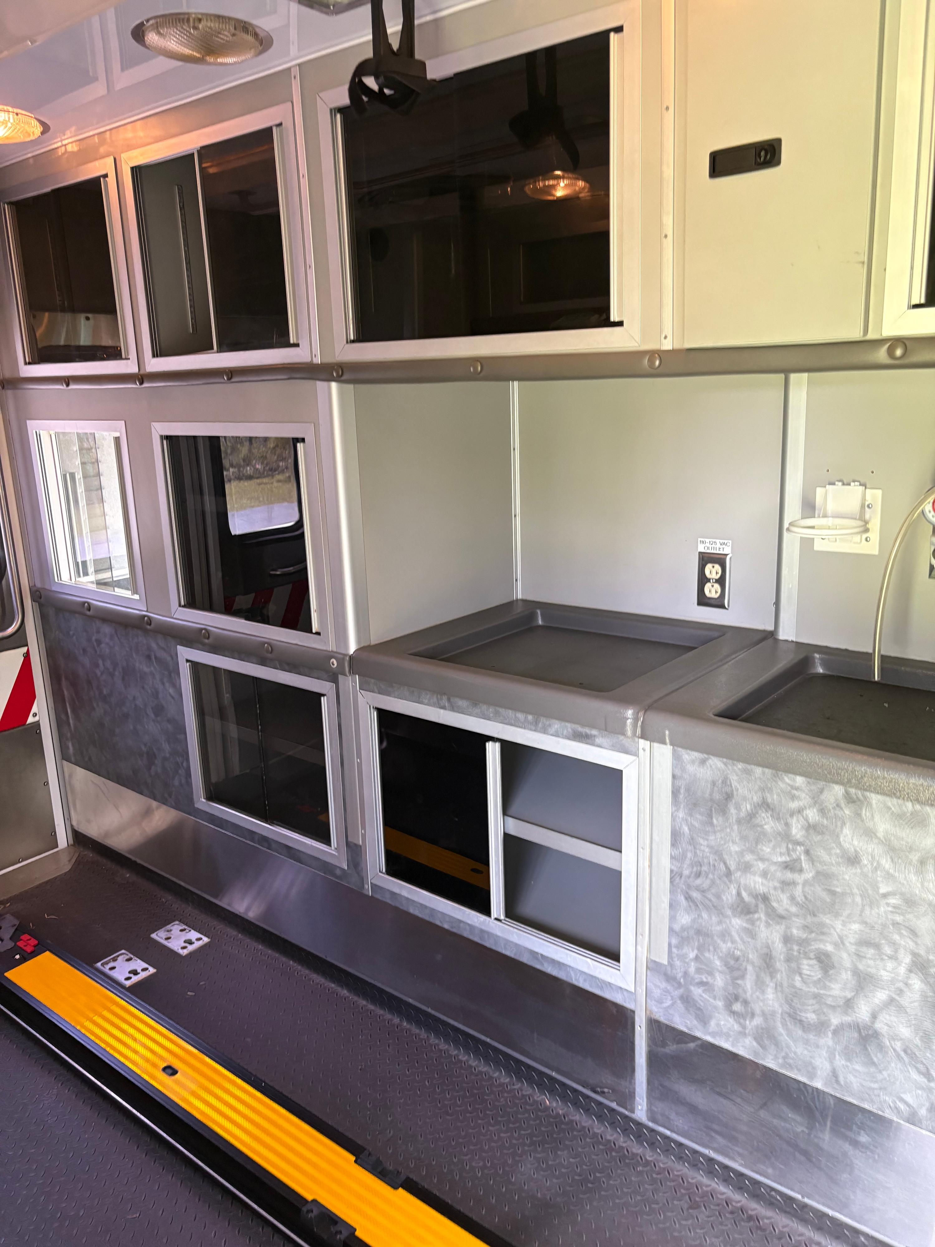 2010 Chevy C5500 Type III Ambulance – 62K Original Miles – Clean Title Ambulance - image 5