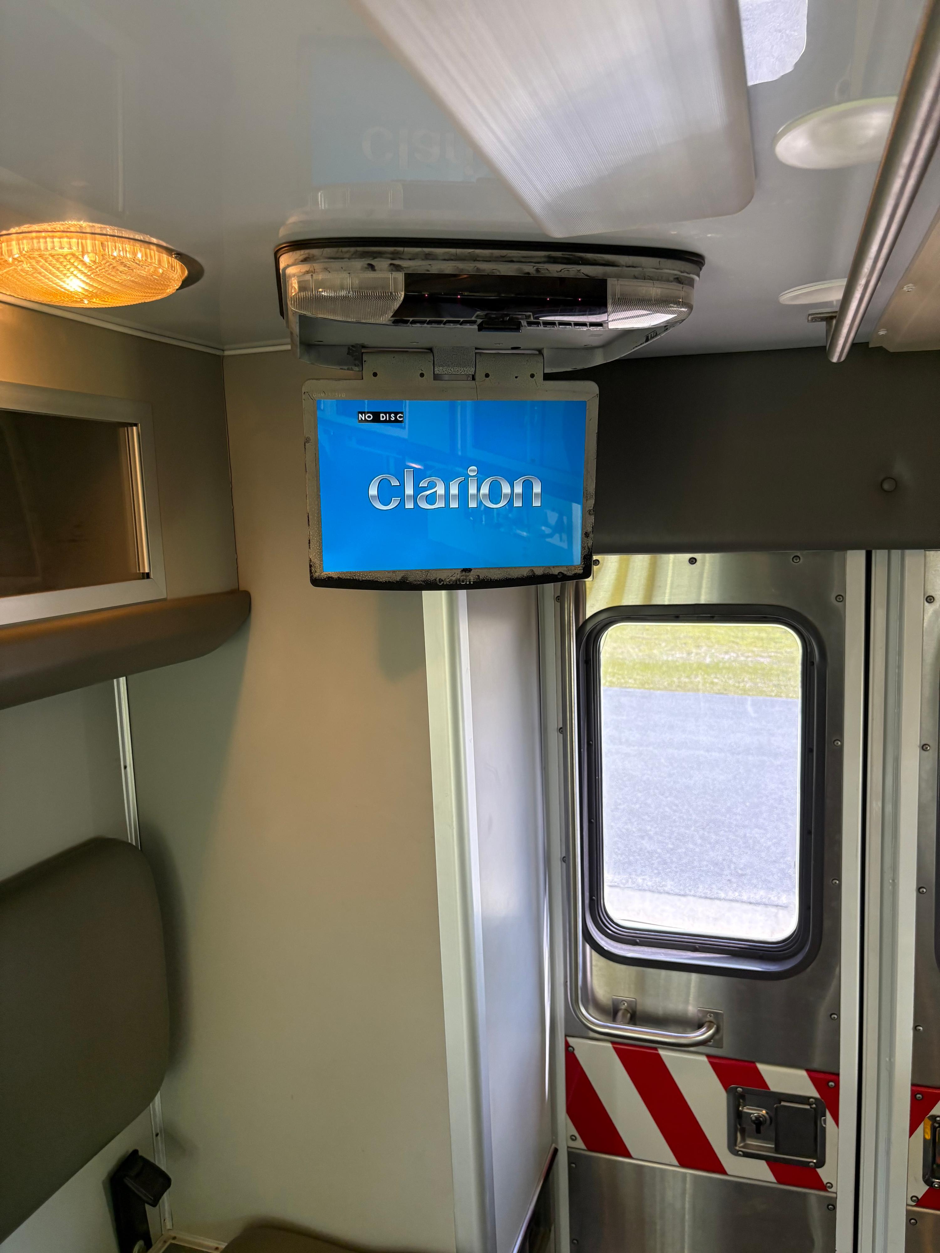 2010 Chevy C5500 Type III Ambulance – 62K Original Miles – Clean Title Ambulance - image 10