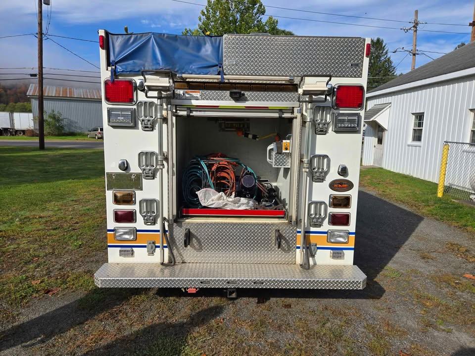 2008 KME Ford Mini Pumper - image 4