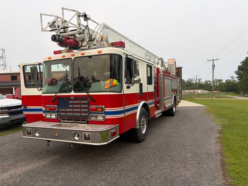 1998 HME Ferrara 75' Aerial