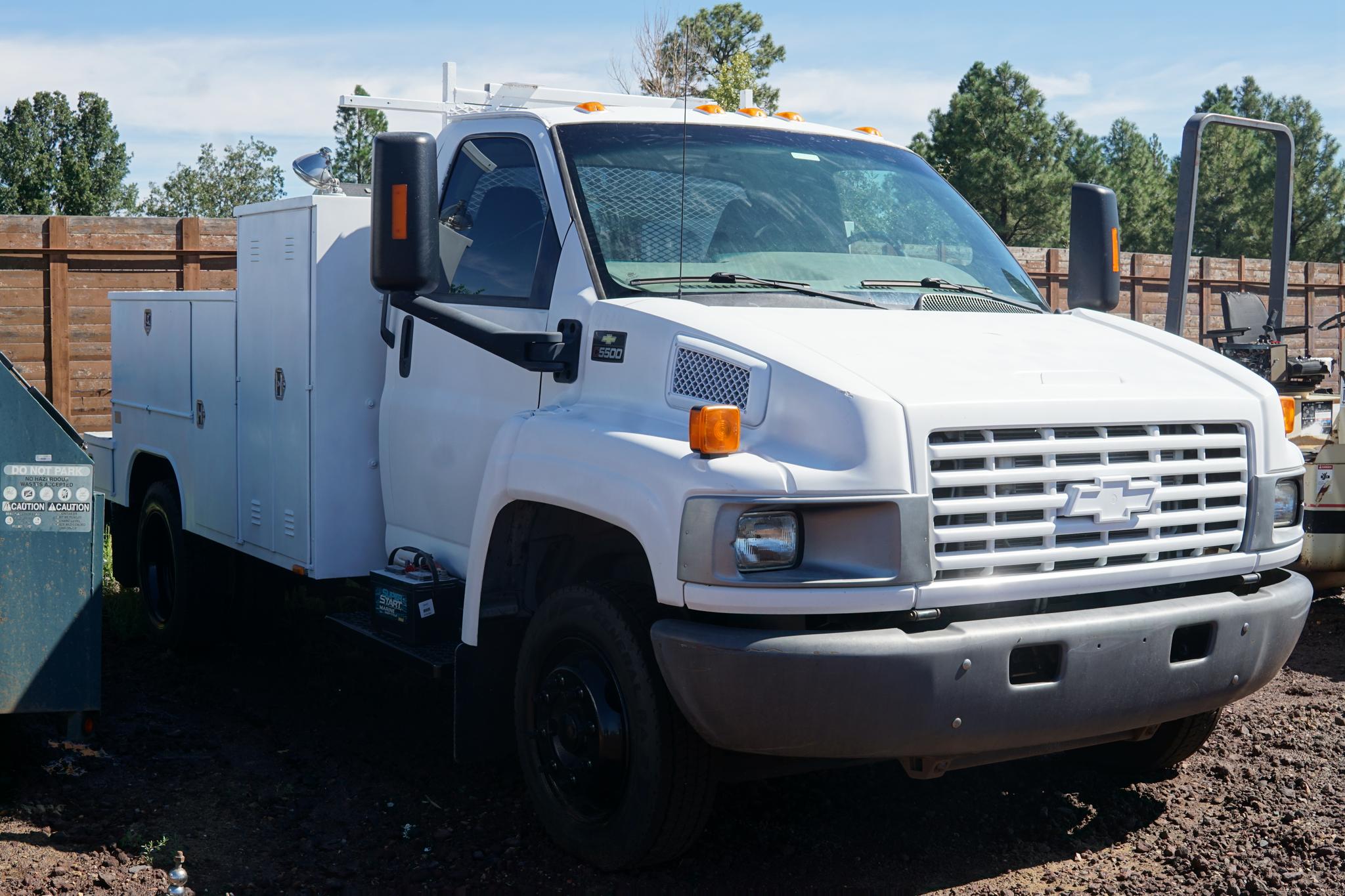 2007 Chevrolet Kodiak C5500 - image 3
