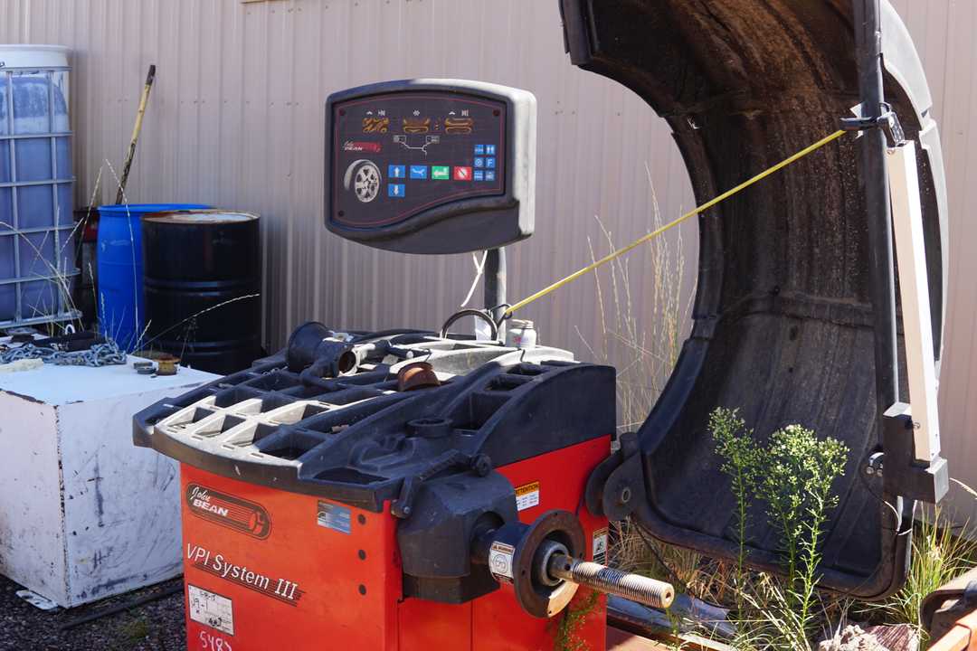 John Bean Tire Balancer