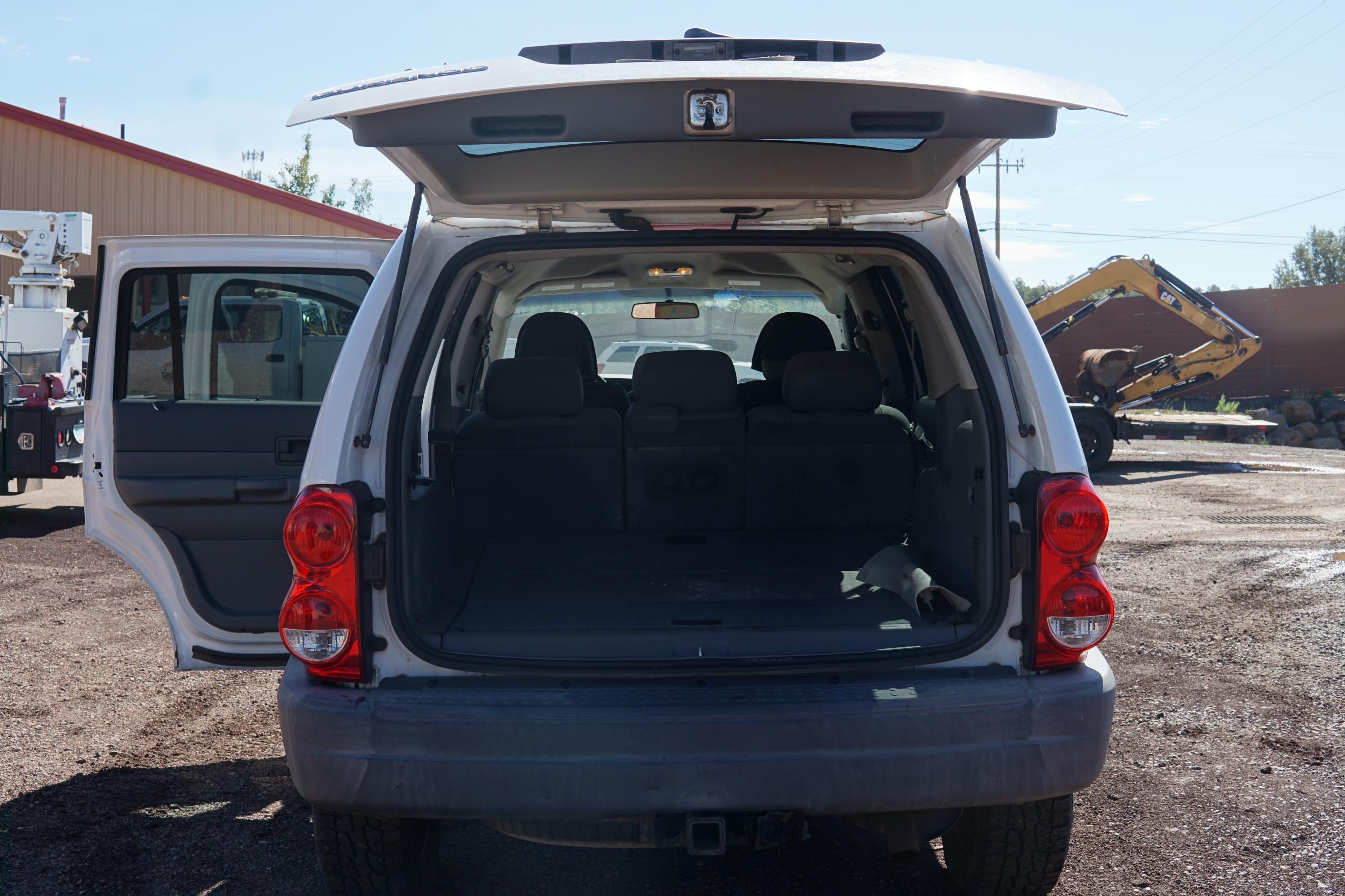 2006 Dodge Durango SXT - image 7