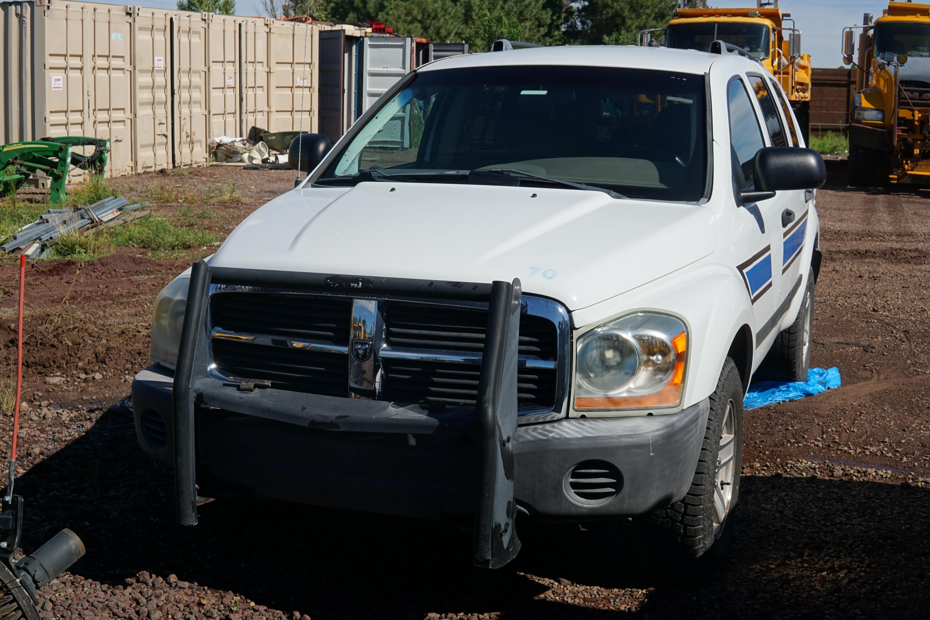 2006 Dodge Durango SXT - image 1